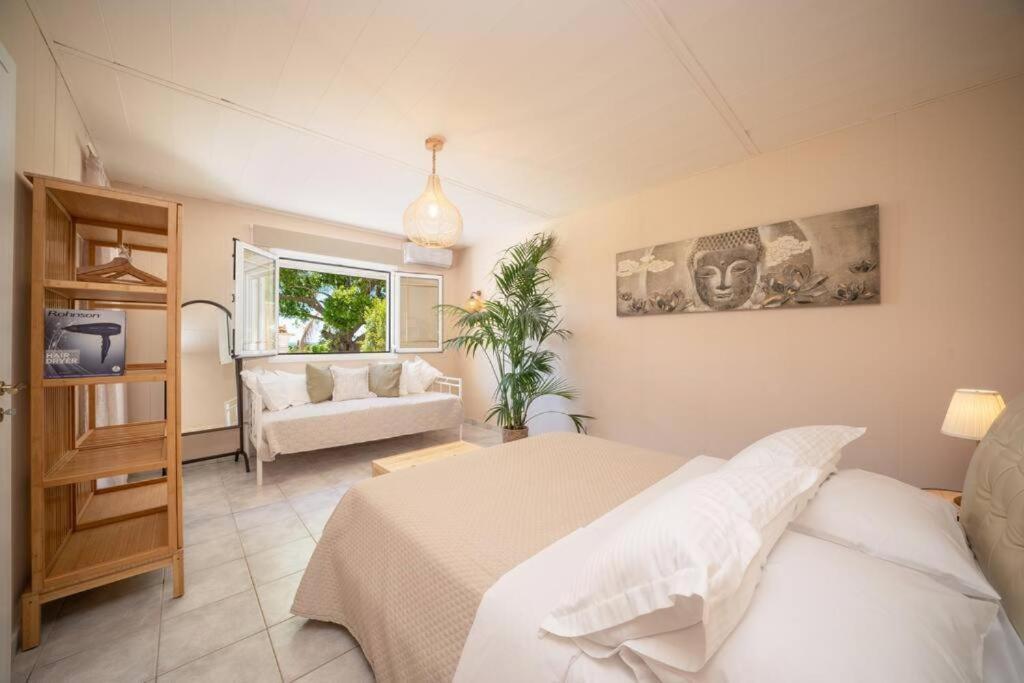 Hébergement de vacances Gaia Residences With Lush Garden And Pool Argostóli