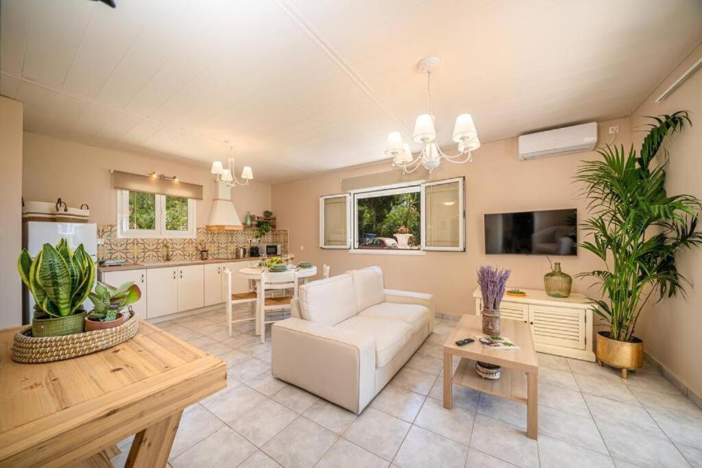 Gaia Residences With Lush Garden And Pool * Argostóli