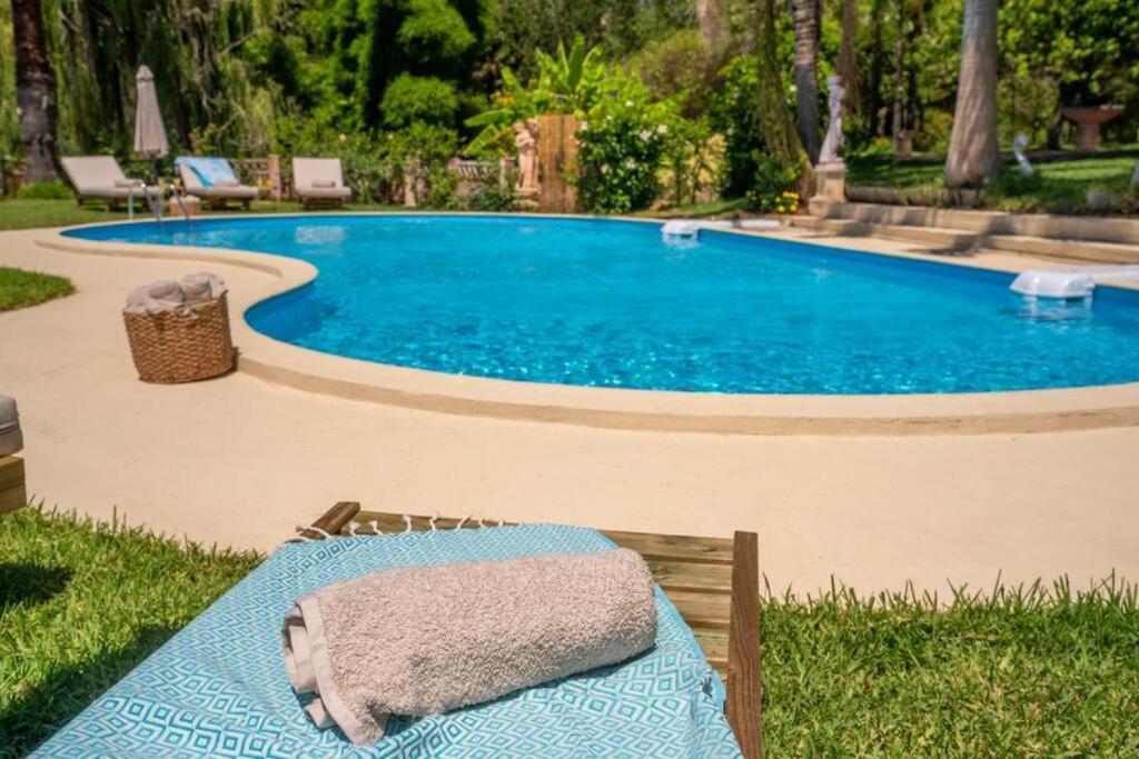 Gaia Residences With Lush Garden And Pool Hébergement de vacances Argostóli