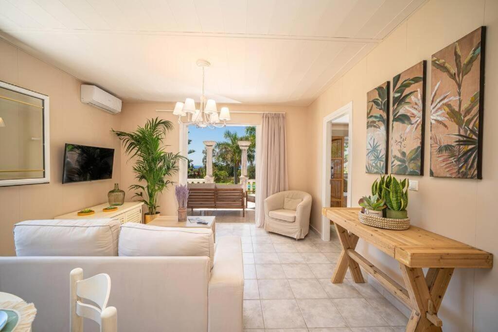 Gaia Residences With Lush Garden And Pool Argostóli