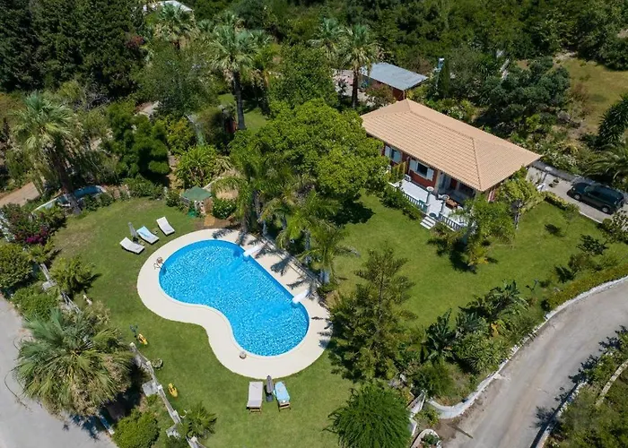 Gaia Residences With Lush Garden And Pool