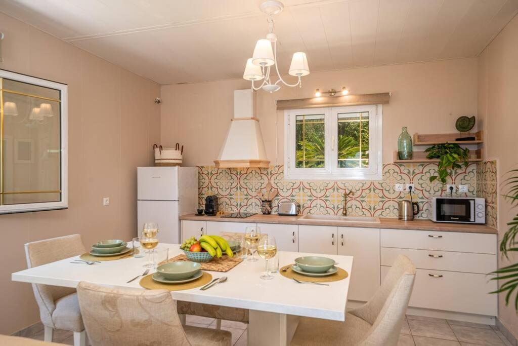 Ferienhaus Gaia Residences With Lush Garden And Pool Argostoli (Kefalonia)
