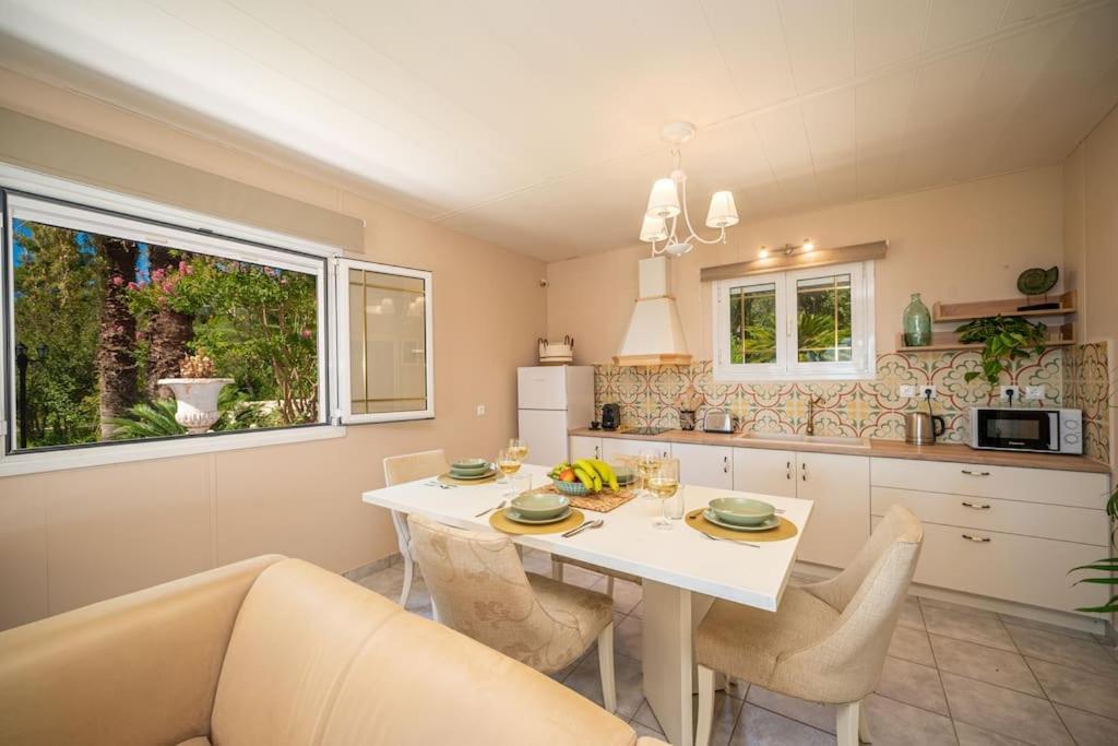 Gaia Residences With Lush Garden And Pool Holiday home