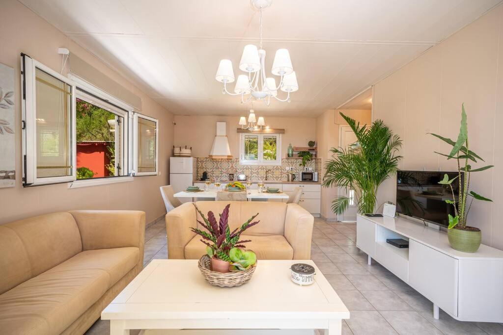 Gaia Residences With Lush Garden And Pool
