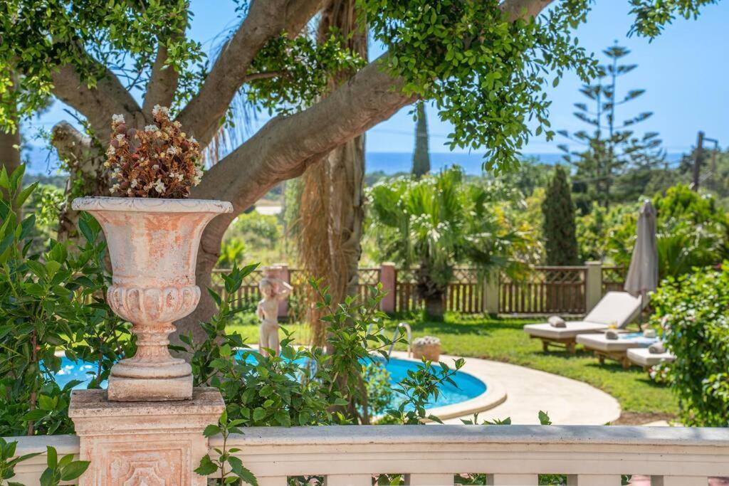 Gaia Residences With Lush Garden And Pool Holiday home